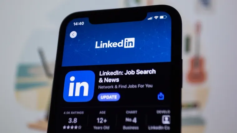 Atualizar o LinkedIn sabendo que ele representa quem você virou